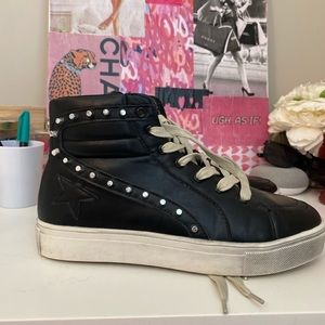 GG lookalike sz 10 worn 1 time, accidentally spent all my money pls help